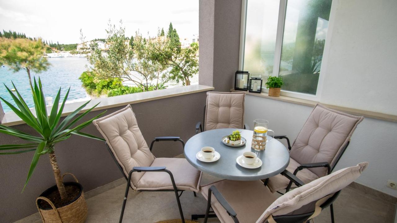 Apartment Antun - Adriatic Coast Retreat Blace Ngoại thất bức ảnh