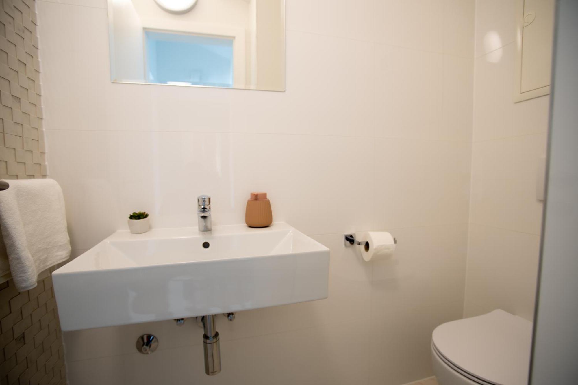 Apartment Antun - Adriatic Coast Retreat Blace Ngoại thất bức ảnh