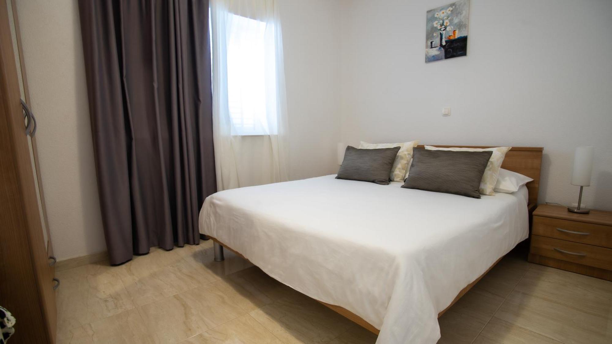 Apartment Antun - Adriatic Coast Retreat Blace Phòng bức ảnh