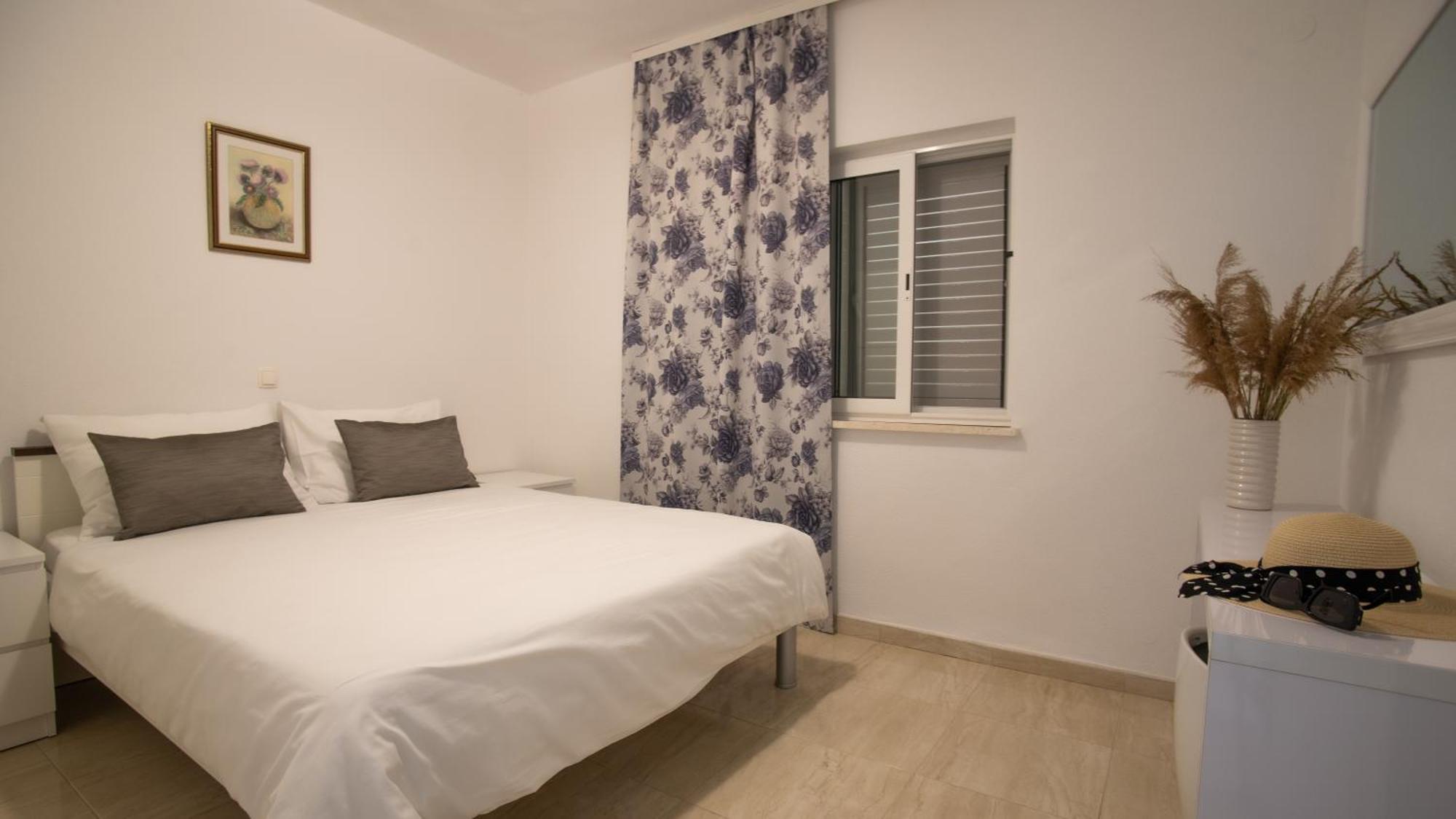 Apartment Antun - Adriatic Coast Retreat Blace Phòng bức ảnh